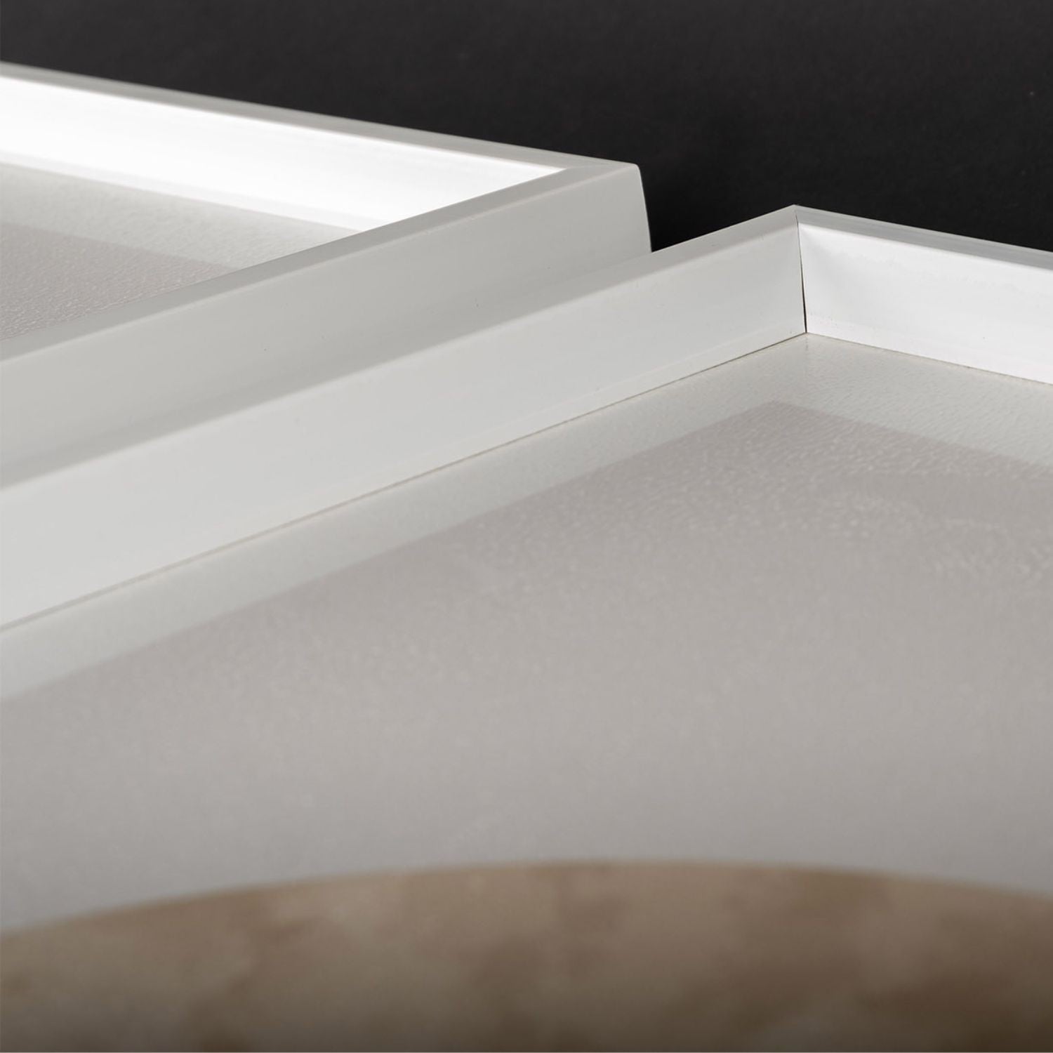 Cuadro con marco blanco