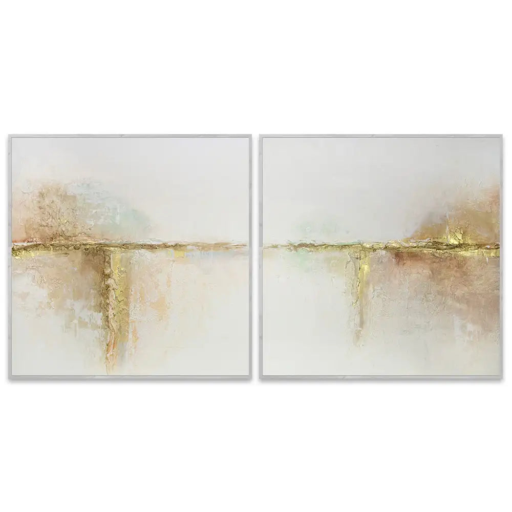 Cuadros con relieve con detalles dorados y fondo neutro