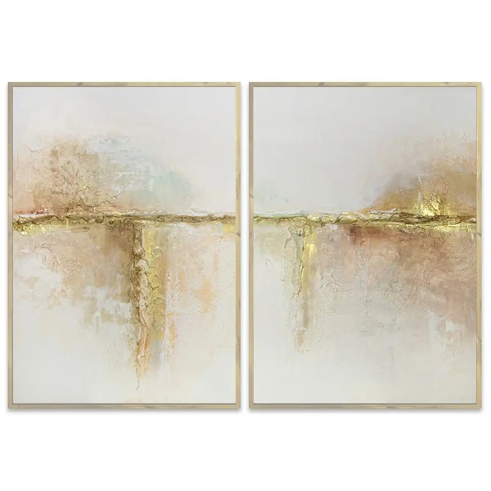 Cuadros con relieve con detalles dorados y fondo neutro