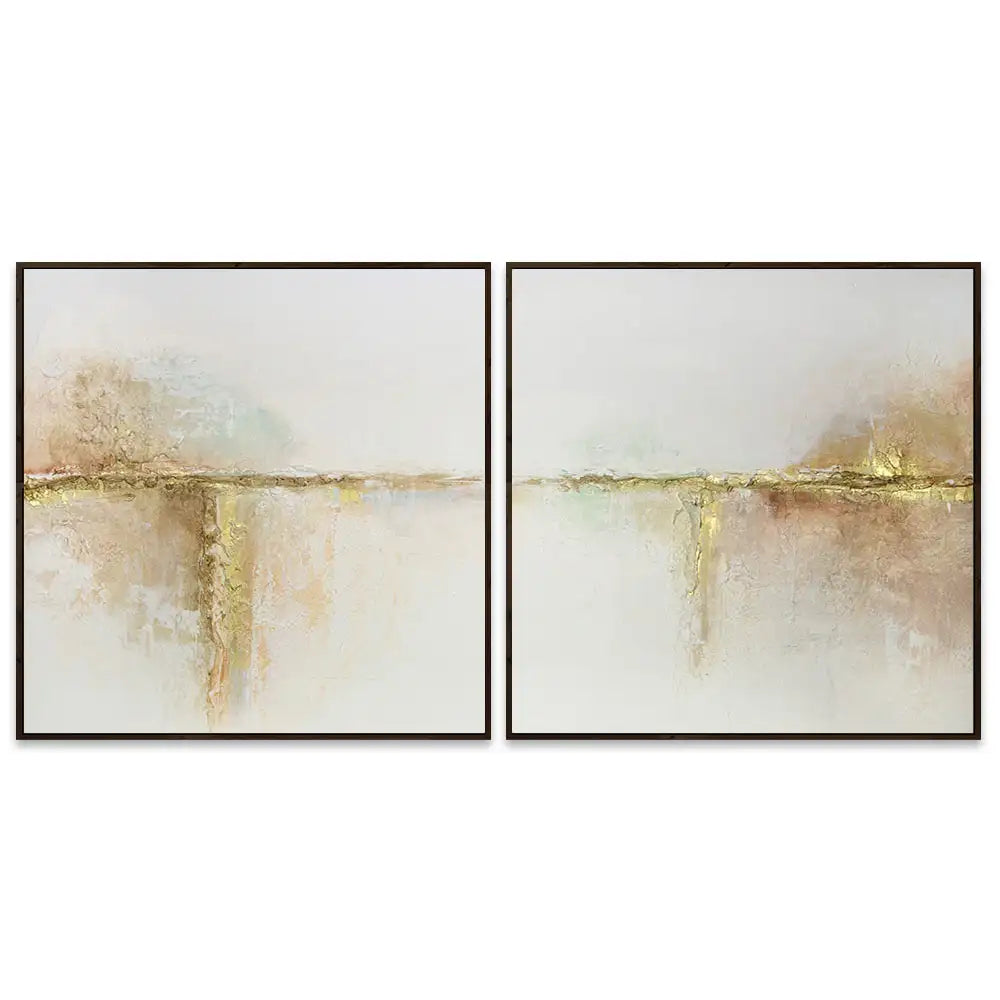 Cuadros con relieve con detalles dorados y fondo neutro