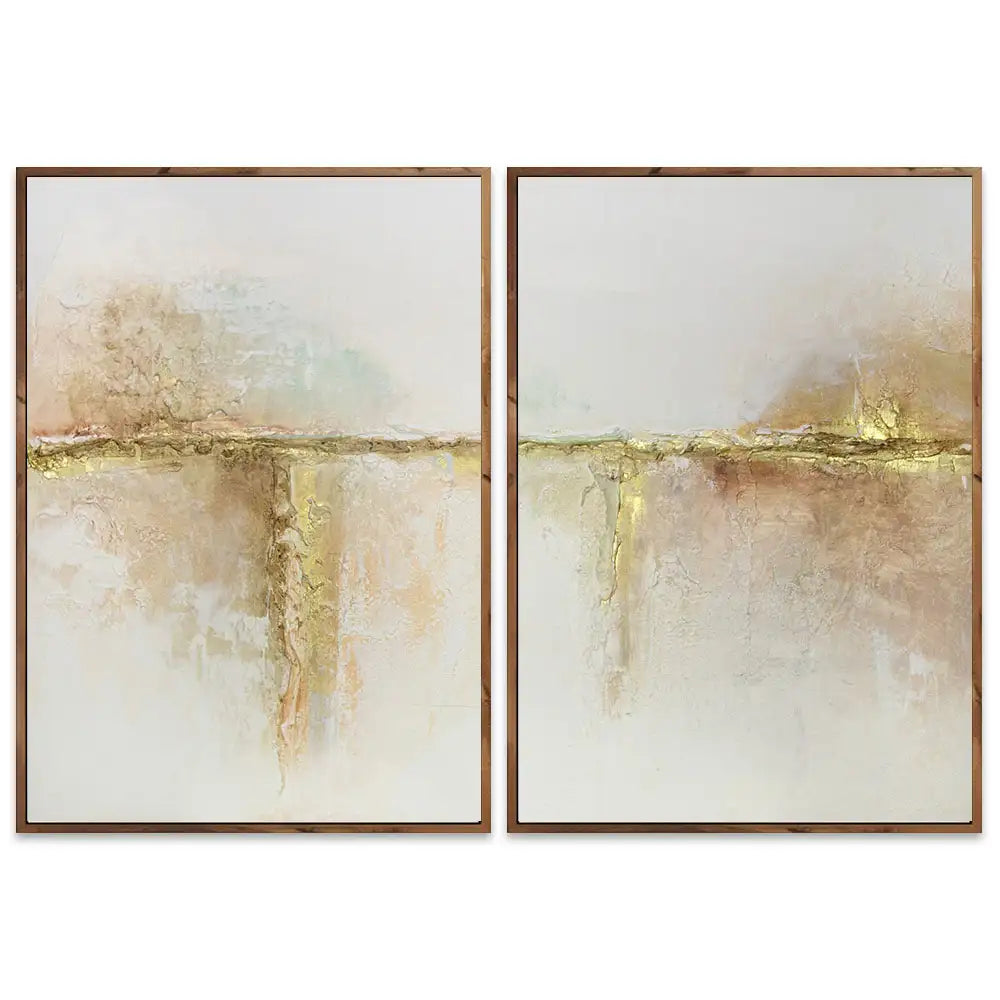 Cuadros con relieve con detalles dorados y fondo neutro