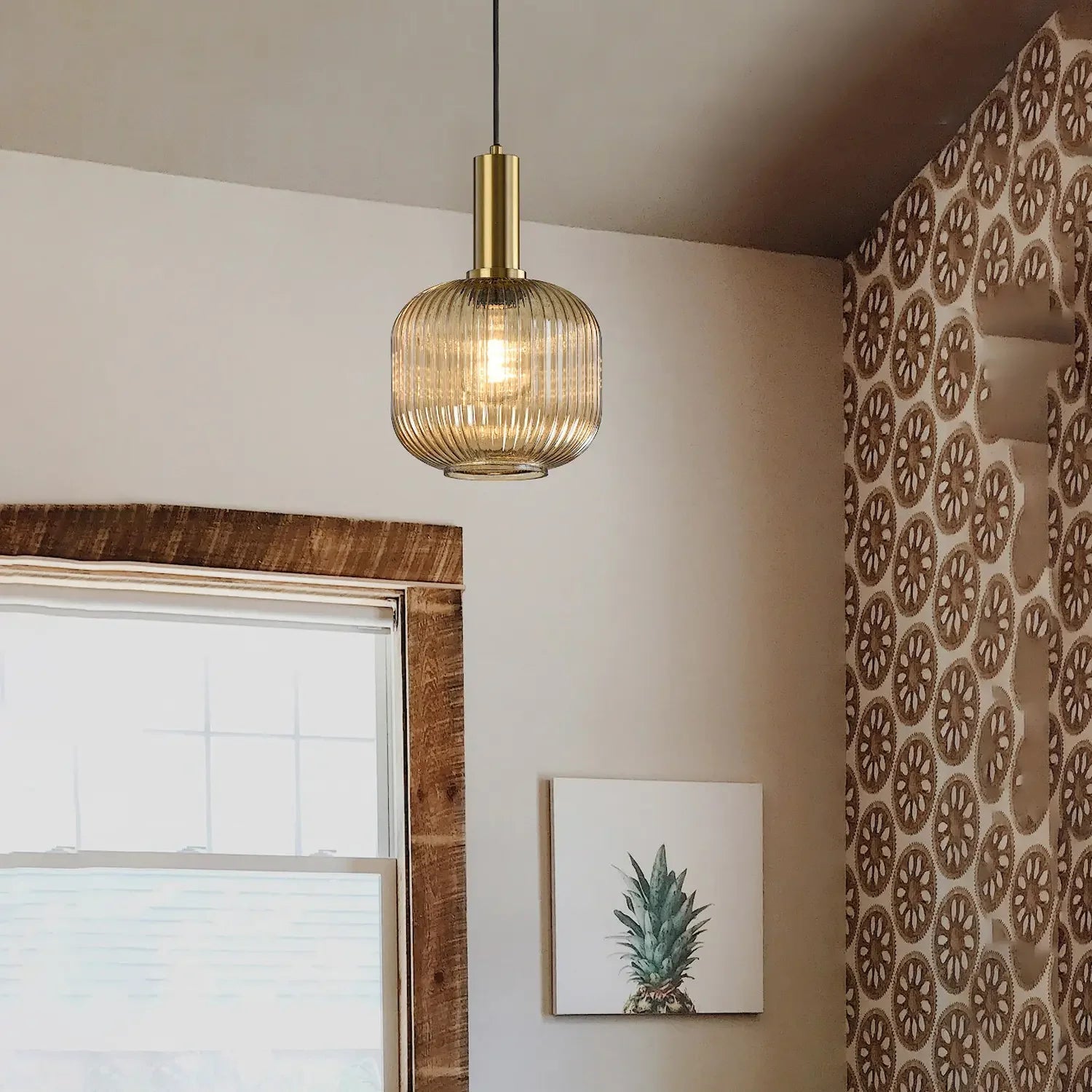 Lámpara colgante en latón cepillado y cristal ámbar - DekoArte