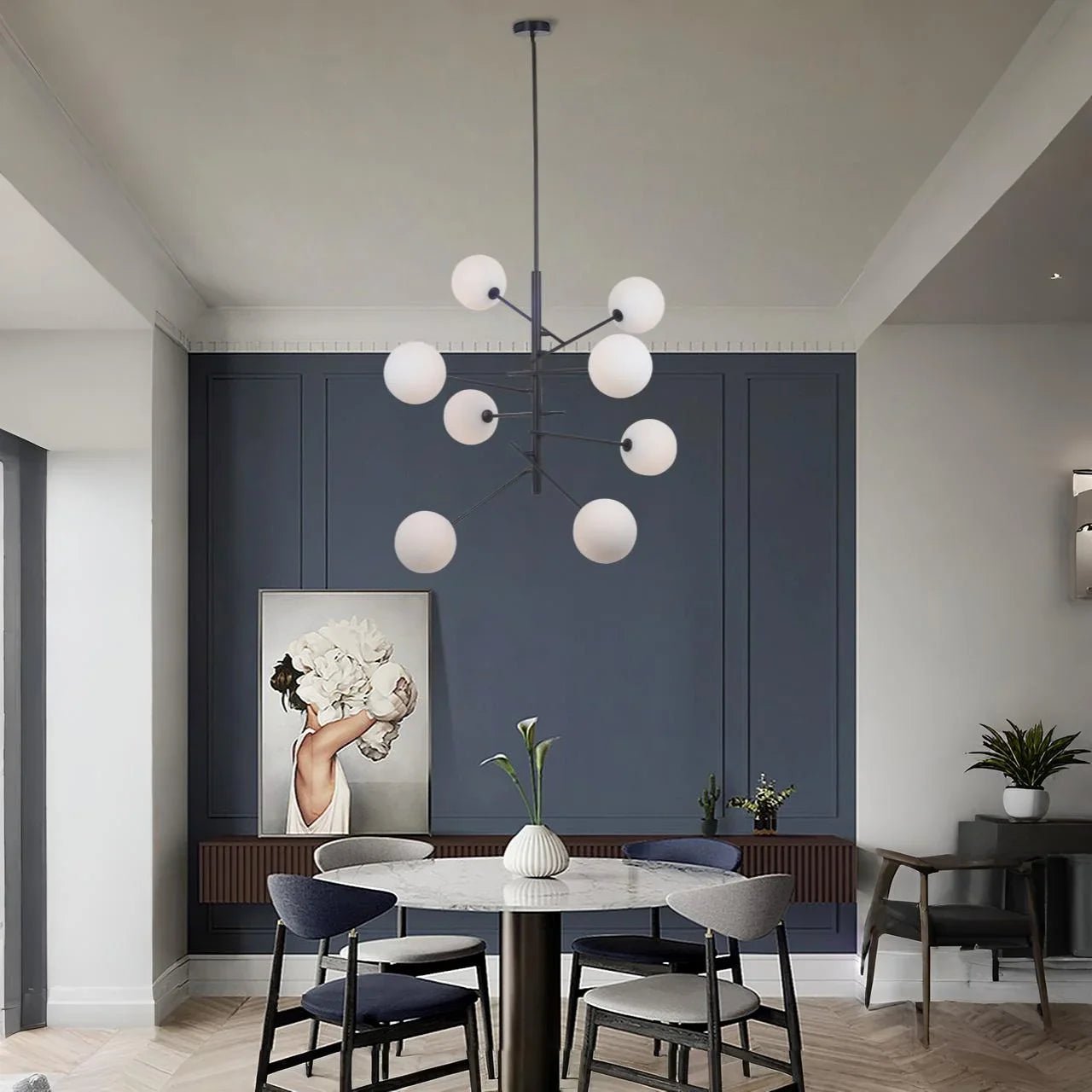 Lámpara colgante negra de 8 luces | Tulipa cristal opal - DekoArte