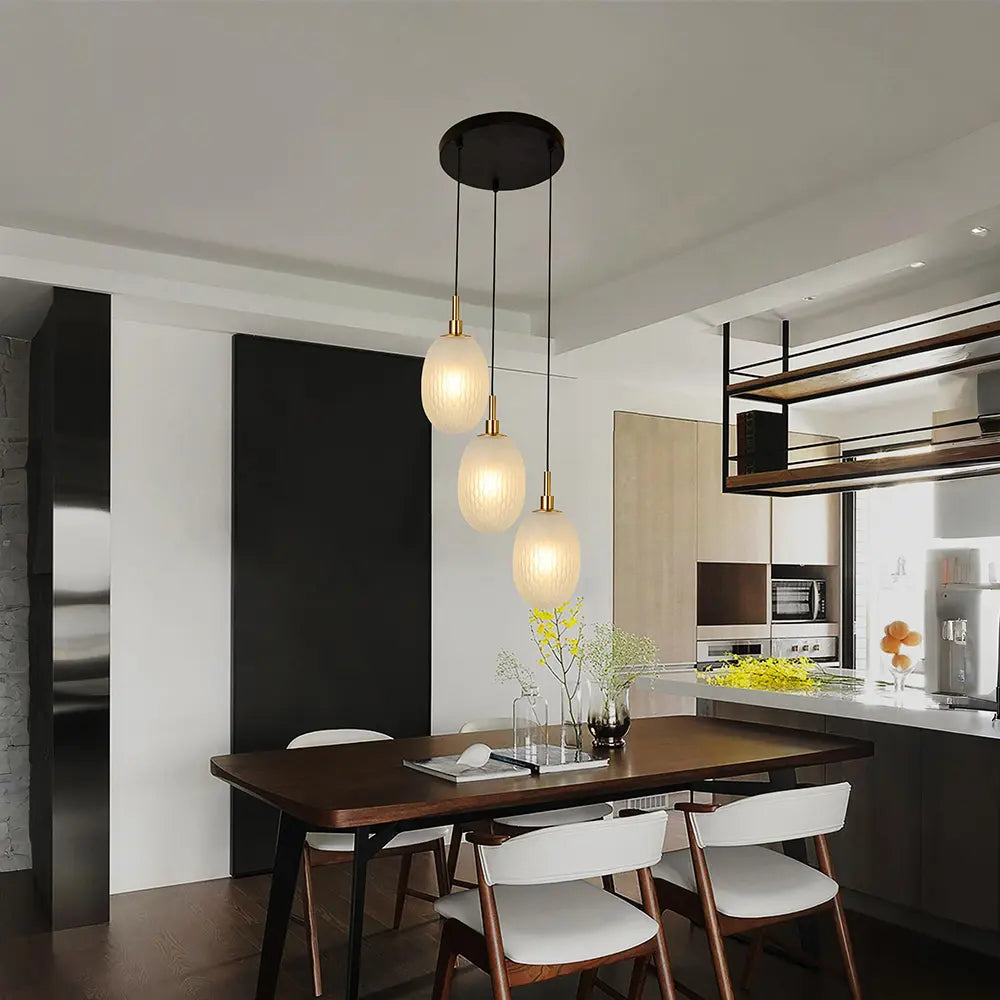 Lámpara de techo moderna en negro y oro